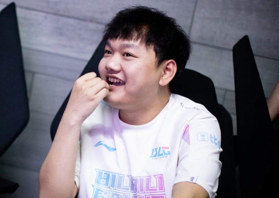 关于100T碾压JDG,Scout关键团战开团秒人顶尖较量小组赛,强势挺进下一轮的信息 关于100T碾压JDG,Scout关键团战开团秒人顶尖较量小组赛,强势挺进下一轮的信息