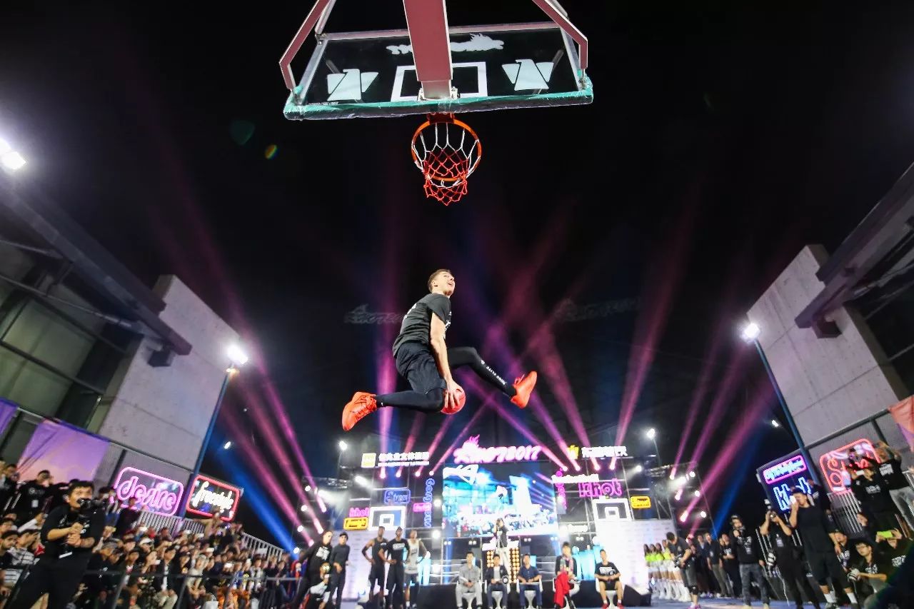 SHR绝杀TSM，Lehends操刀奇招英雄翻盘顶尖较量入围赛，引爆全场热议