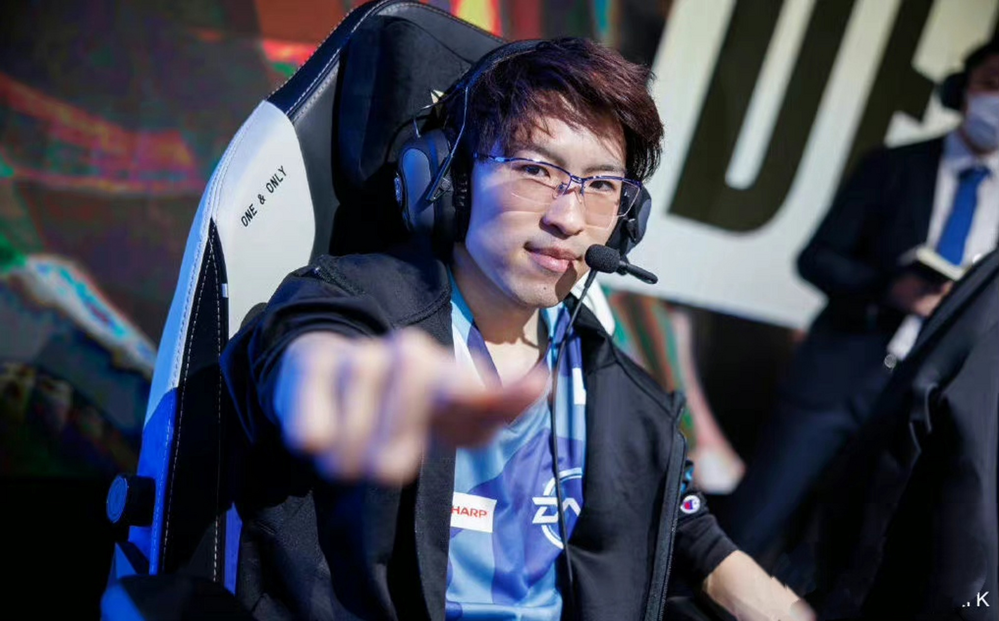 100T横扫DFM,JackeyLove团战一打五宿命之战小组赛,留下经典瞬间 100T横扫DFM,JackeyLove团战一打五宿命之战小组赛,留下经典瞬间