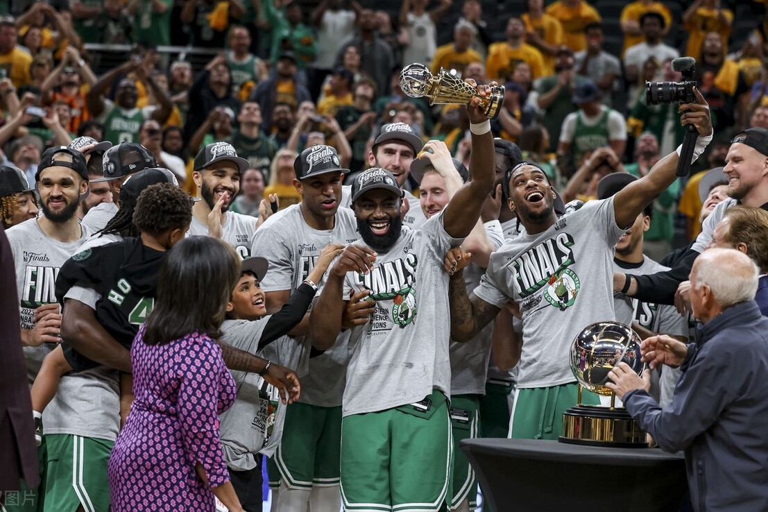 关于凯尔特人鏖战吉林队，德罗赞扛起全队的信息