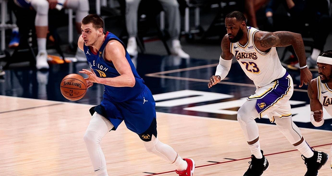 湖人横扫福建队，约基奇高光表现