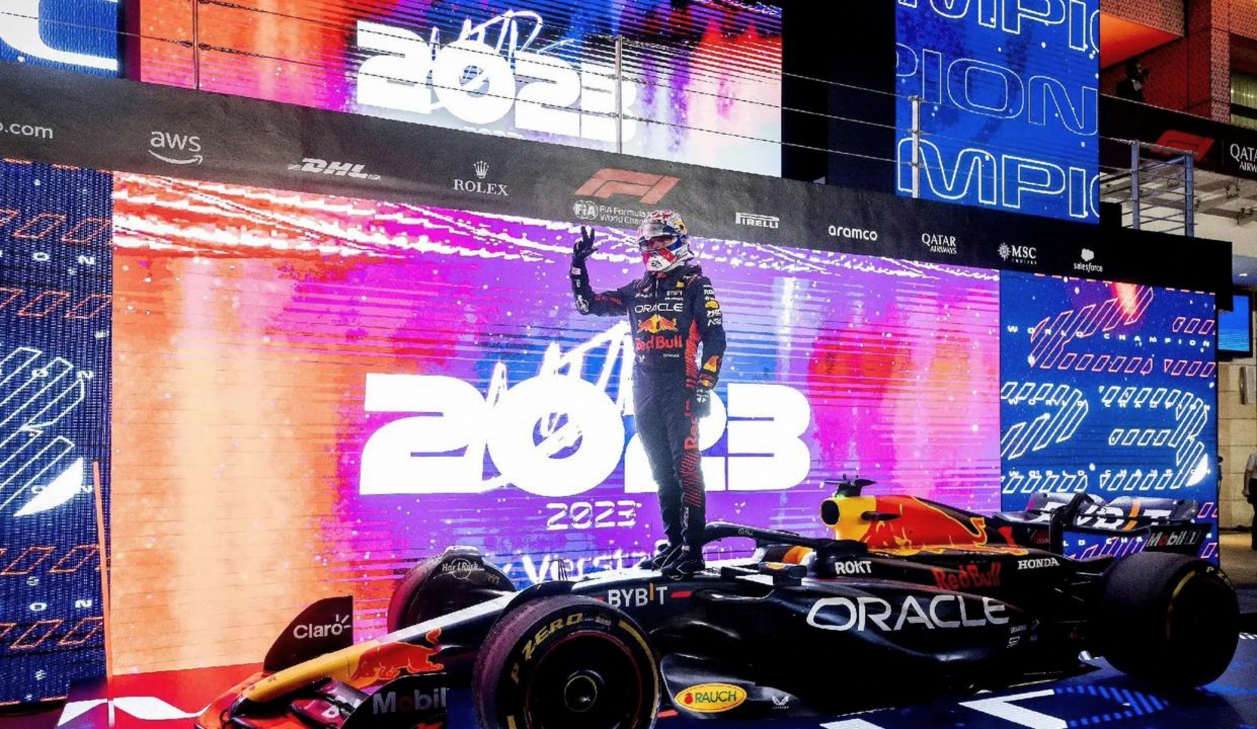 雷诺车队力克红牛车队，佩雷兹点燃赛场